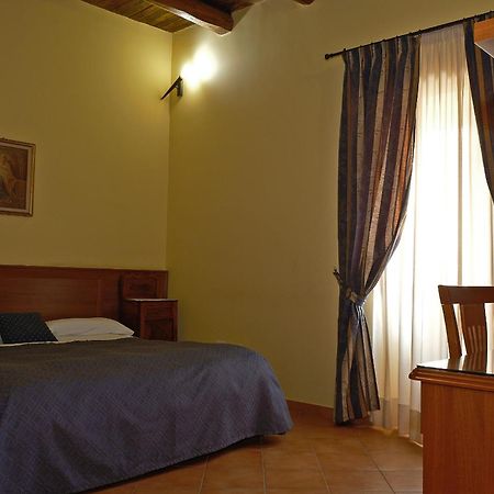 Conte Spencer Bed and Breakfast Caserta Vecchia Eksteriør billede