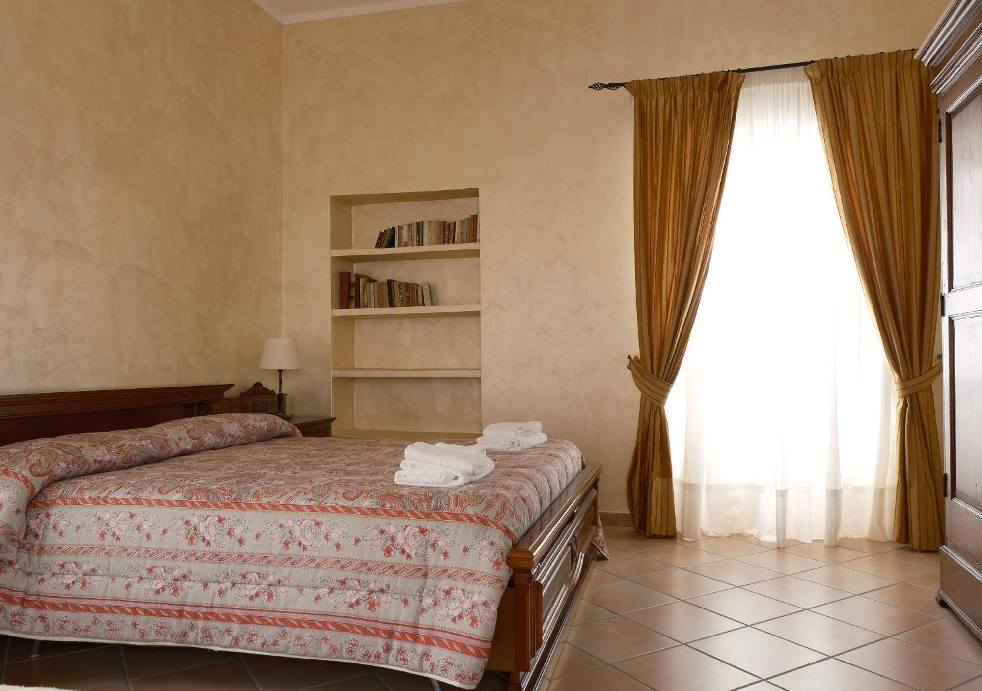Conte Spencer Bed and Breakfast Caserta Vecchia Eksteriør billede